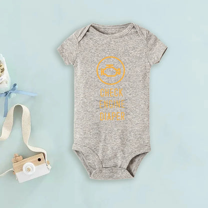 Lustige Poopy Windel Baby Strampler Check Engine Baby Body Niedliche Mechaniker Säuglingsbodys Jungen Mädchen Kleidung Neugeborenes Geschenk.