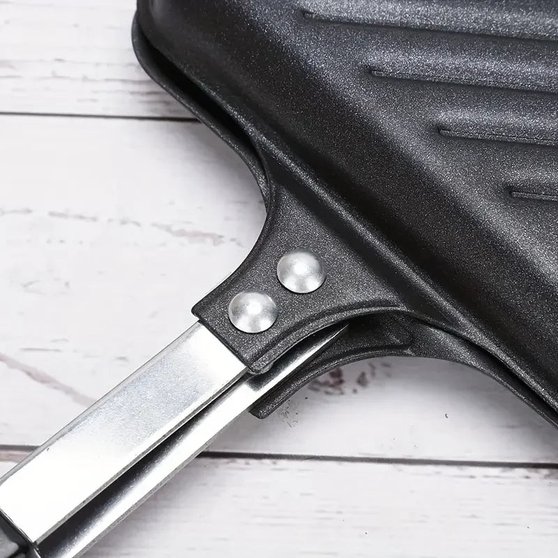 Non-Stick Camping Sandwich Panini Maker with Handle, Double Sided Frying Pan Detachable Grilled Sandwich Flip Pan.