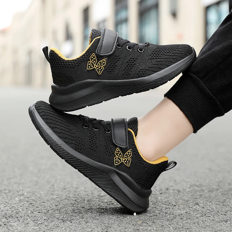 Children's sports shoes, girls' breathable leisure shoes, outdoor sports shoes, mesh surface anti slip fashionable running shoes.