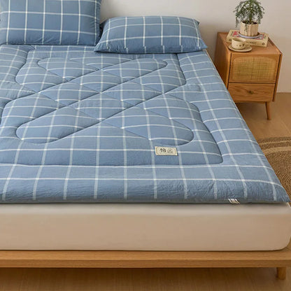 A-Class Cotton Mattress for Student Dormitories Nordic Checkered Printed Thick Cushion for Bed All-Season Single Home Decoration.