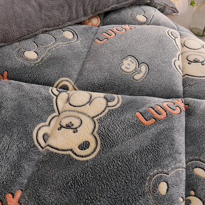 1Pc Snowflake Velvet Skin-Friendly Milk Velvet Quilt Quilt Core Suitable for Bedroom Apartment Winter Thickeneded Warm Comfortable Fashion Print Ins Style 1.5/1.8/2/2.2m Bed.