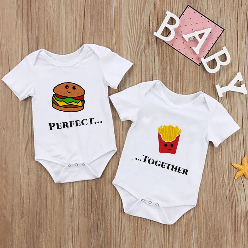 Perfect Together Twin Babykleidung Lustige Zwillings-Outfits Strampler Junge Mädchen Duschgeschenk Sommer Kurzarm-Bodys Bruder/Schwester.