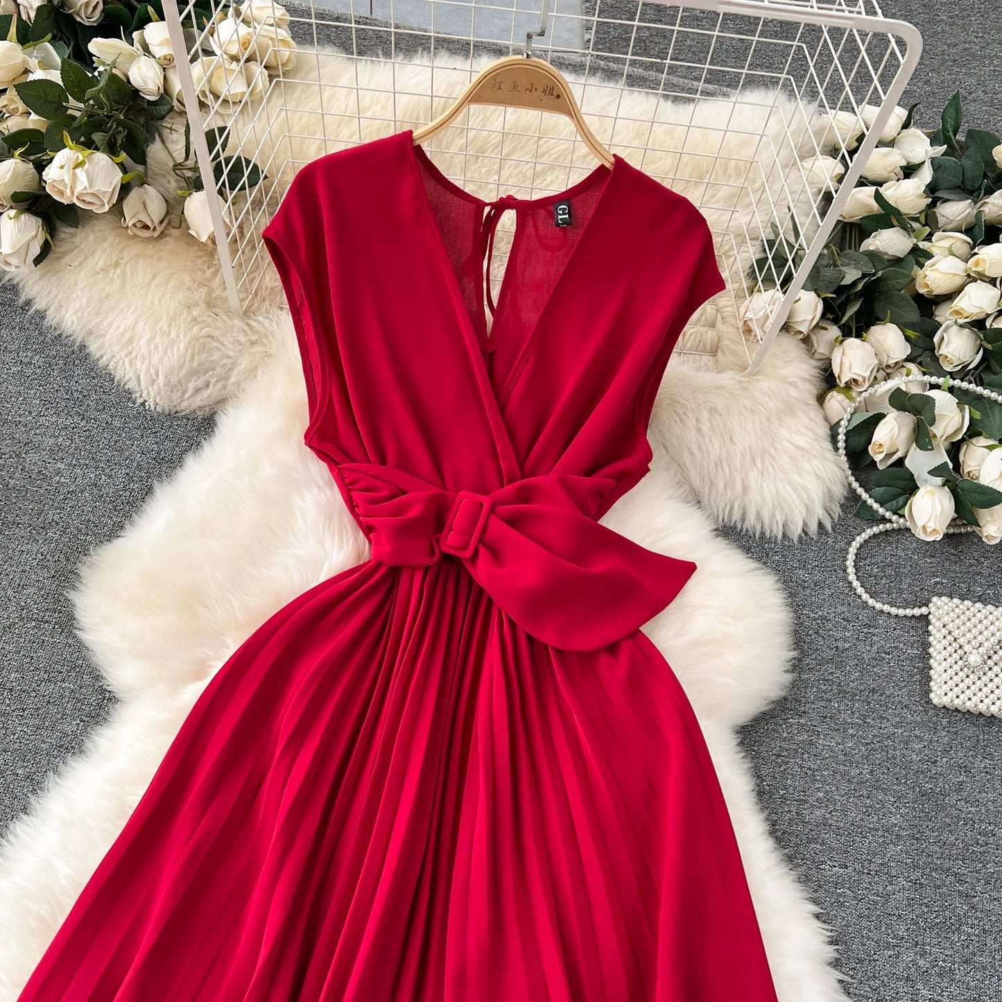 Französisch Vintage elegante Plissee Vneck Kleid A-Linie Mode Chiffon Frühling Herbst ärmellose Vestidos Frauen kleider