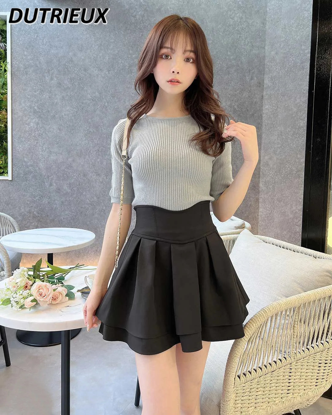 Japanese Lolita Black Skirts Women 2025 Spring Autumn New Radian Waistline Slim Short Pleated Skirt Female Mini Skirt Culottes.