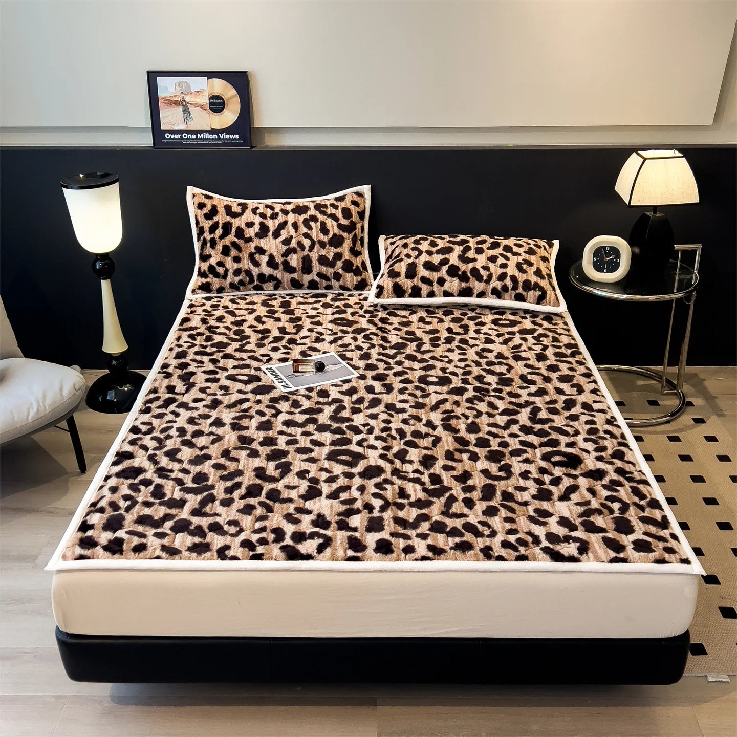 Winter Warm Velvet Mattress Cover Home Dormitory Soft Thick Quilted Bed Sheets Queen Size Bed Cover Fold Tatami Mat Bedspread