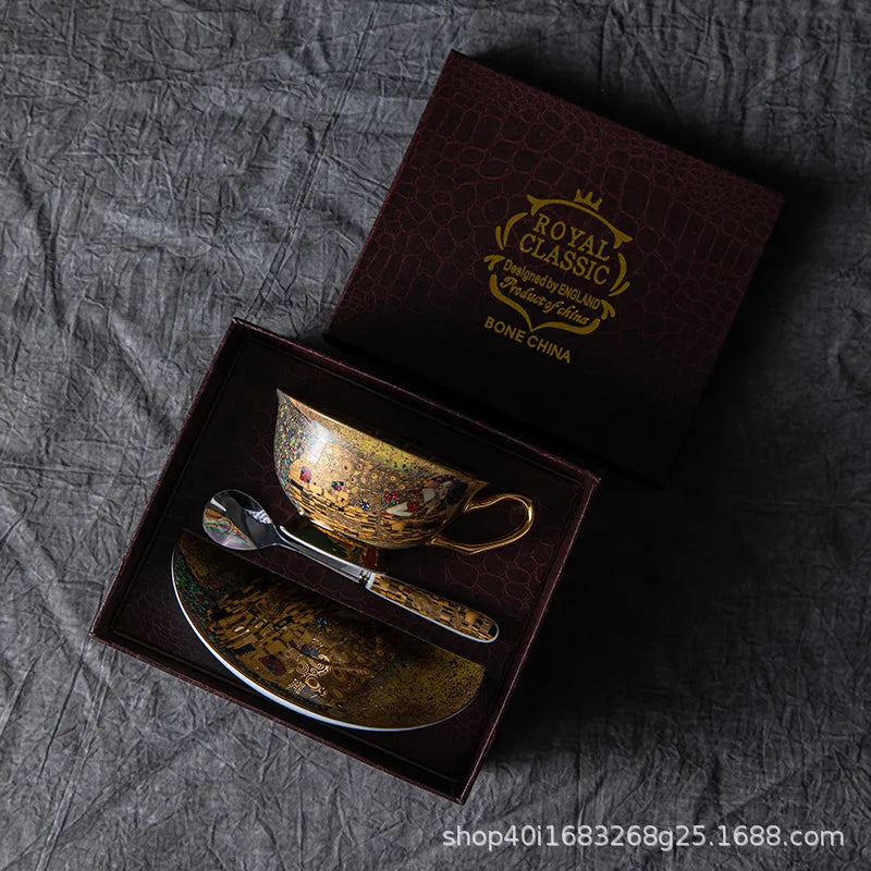 European Coffee Set Bone China Coffee Cup And Saucer Set Retro Luxury Porcelain Cup For Birthday Gift Couple Set With Gift Box.