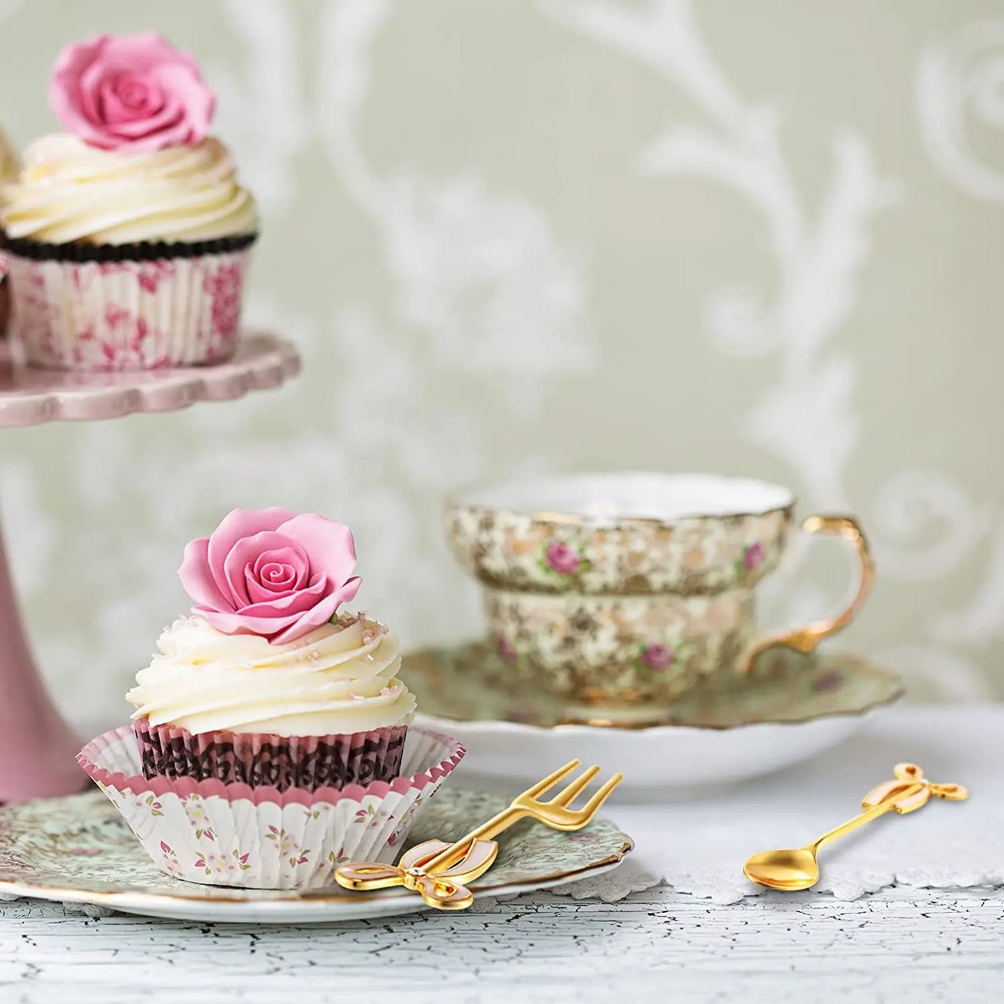 Swan-Shaped Cutlery Holder, Elegant Spoon and Fork Base, Luxury Tableware Storage, Stylish Kitchen Decor and Organizer for Home.