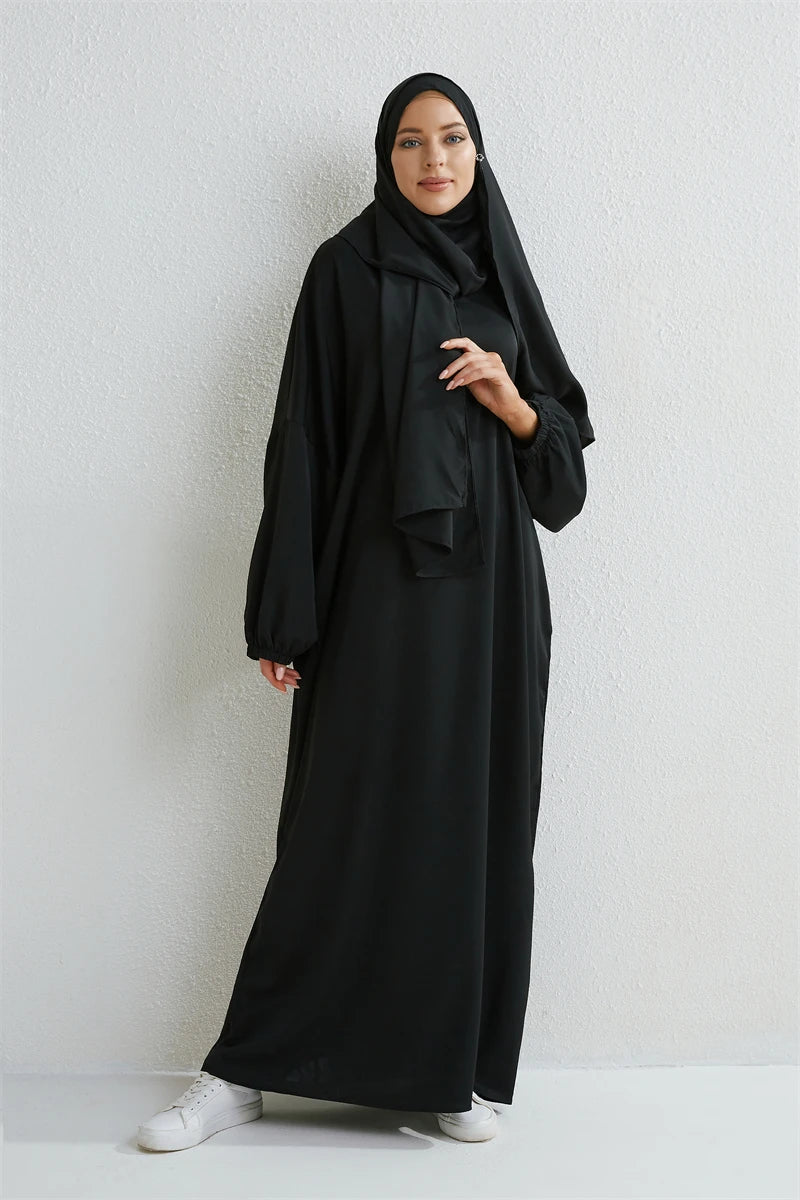 Muslim abaya