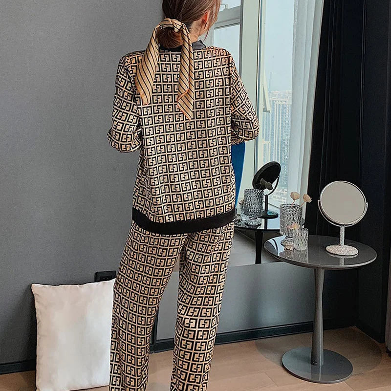 Frühling Neue Damen Eis Seide Pyjamas Homewear Set von Langarm Pyjamas Frauen Eis Seide Net Rot und Kragen Pyjamas homewear.