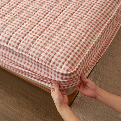 For High-Quality Quilted Plaid Mattress Cover,Mattress Protector,- Antibacterial, Breathable,Comfortable for Fresh Sleep Experie
