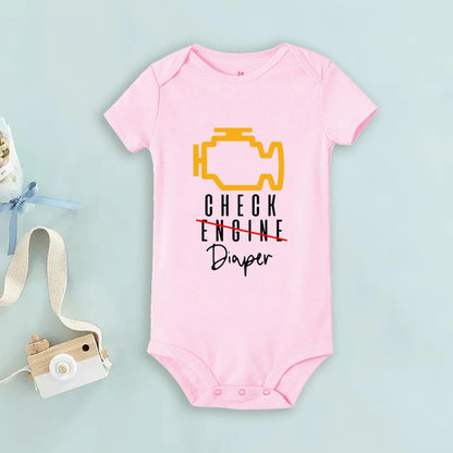 Lustige Poopy Windel Baby Strampler Check Engine Baby Body Niedliche Mechaniker Säuglingsbodys Jungen Mädchen Kleidung Neugeborenes Geschenk.