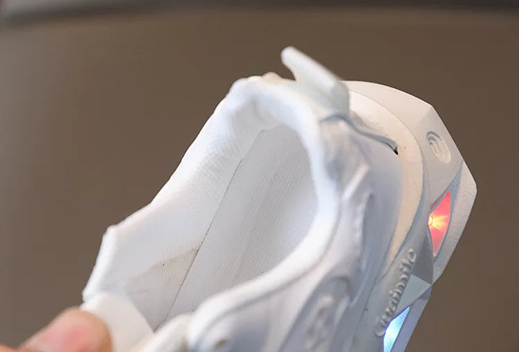 Baby Shoes2023 Spring Autumn New Boys and Girls Light Up Clunky Sneaker Small and Medium-sized Children's Soft Soled Baby Shoes