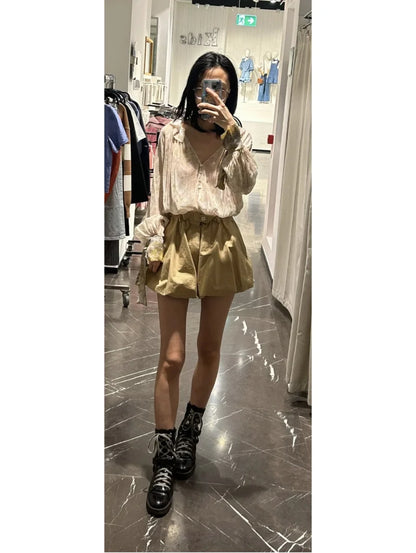 ETJ's Spring 2025 new women's ZW series, elegant and romantic style, high-waisted casual shorts with a ball cut.