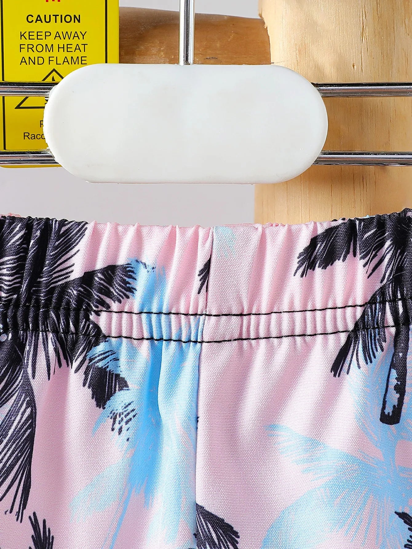 Solides, kurzärmliges T-Shirt und Shorts für Kleinkinder im neuen Sommerstil für Jungen, lässiges 2-teiliges Urlaubsset.