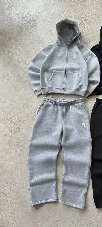 2025 European and American fashion embroidery design men clothing set Y2k street Harajuku Gothic loose couple casual tracksuit.