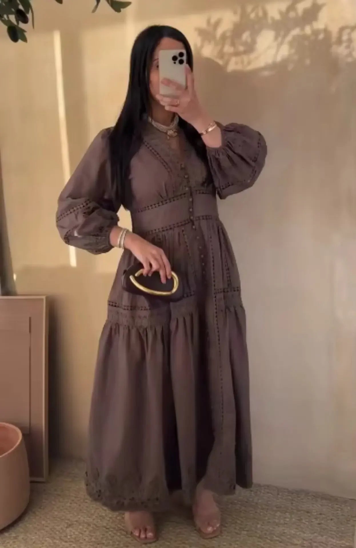 Modisches Slim-Fit-Midikleid mit V-Ausschnitt für Damen, Sommer 2022, aushöhlen, Spitzenbesatz, elegantes Kleid J5C226, knielang.