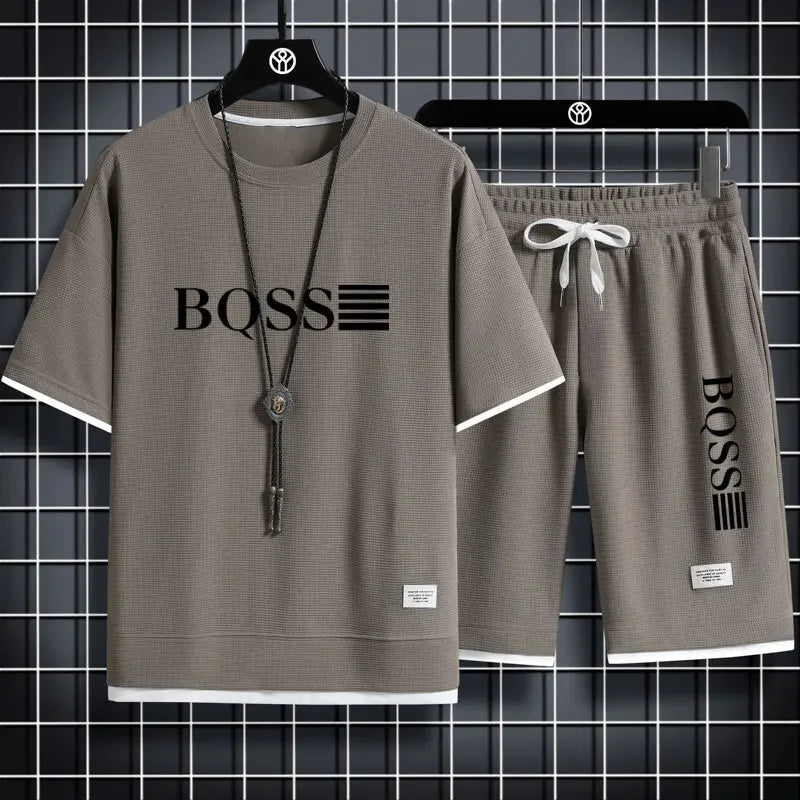 Men's summer new crew neck short-sleeved T-shirt + shorts two sets outdoor fashion hiking jogging breathable casual T-shirt set.