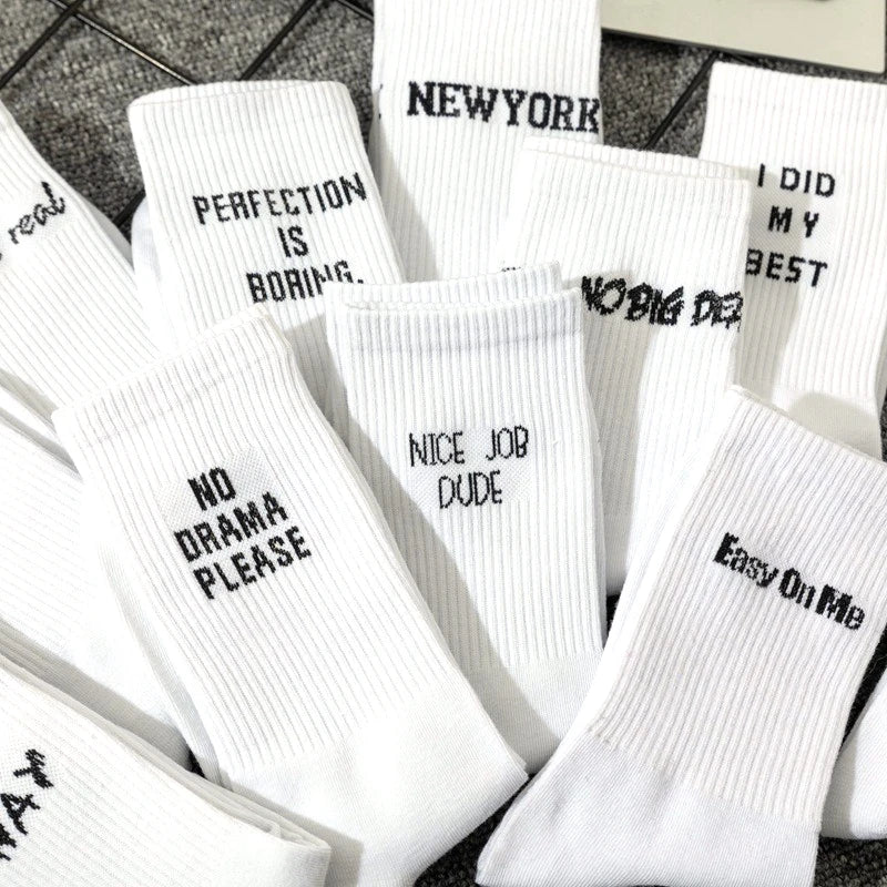 Simple European and American street letters white men's and women's socks sports hip hop college style socks.