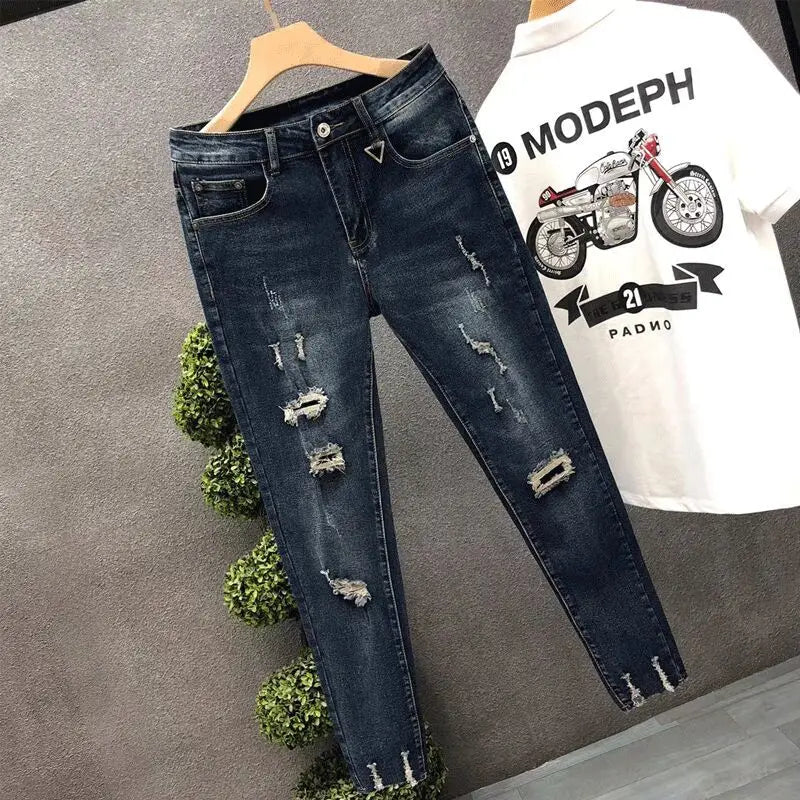 Cropped Jeans for Men Ripped Trousers Broken Korean Fashion Torn Kpop Stacked Trend 2025 Cheap Style with Holes Man Cowboy Pants.