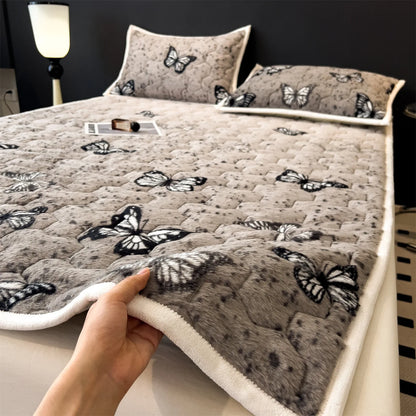 Winter Warm Velvet Mattress Cover Home Dormitory Soft Thick Quilted Bed Sheets Queen Size Bed Cover Fold Tatami Mat Bedspread.