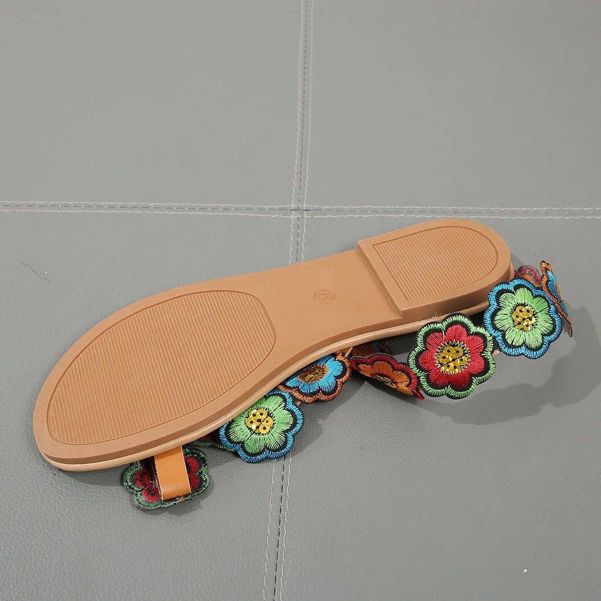 Yellow Embroidered Faux Flower Fashion Sandals Flat Plus Size 43 Summer Outdoor Beach Shoes Travel Mom Shoes.