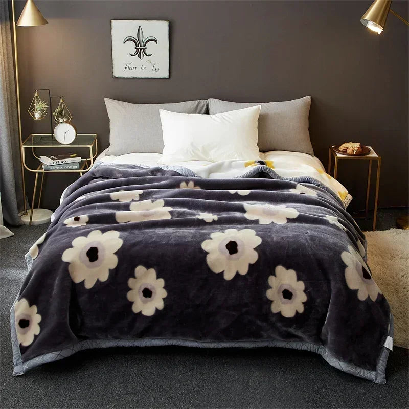Double Sided Printed Autumn Winter Blankets for Bed Soft Warm Encrypted Flocking Raschel Blanket Skin Friendly Weighted Blanket.