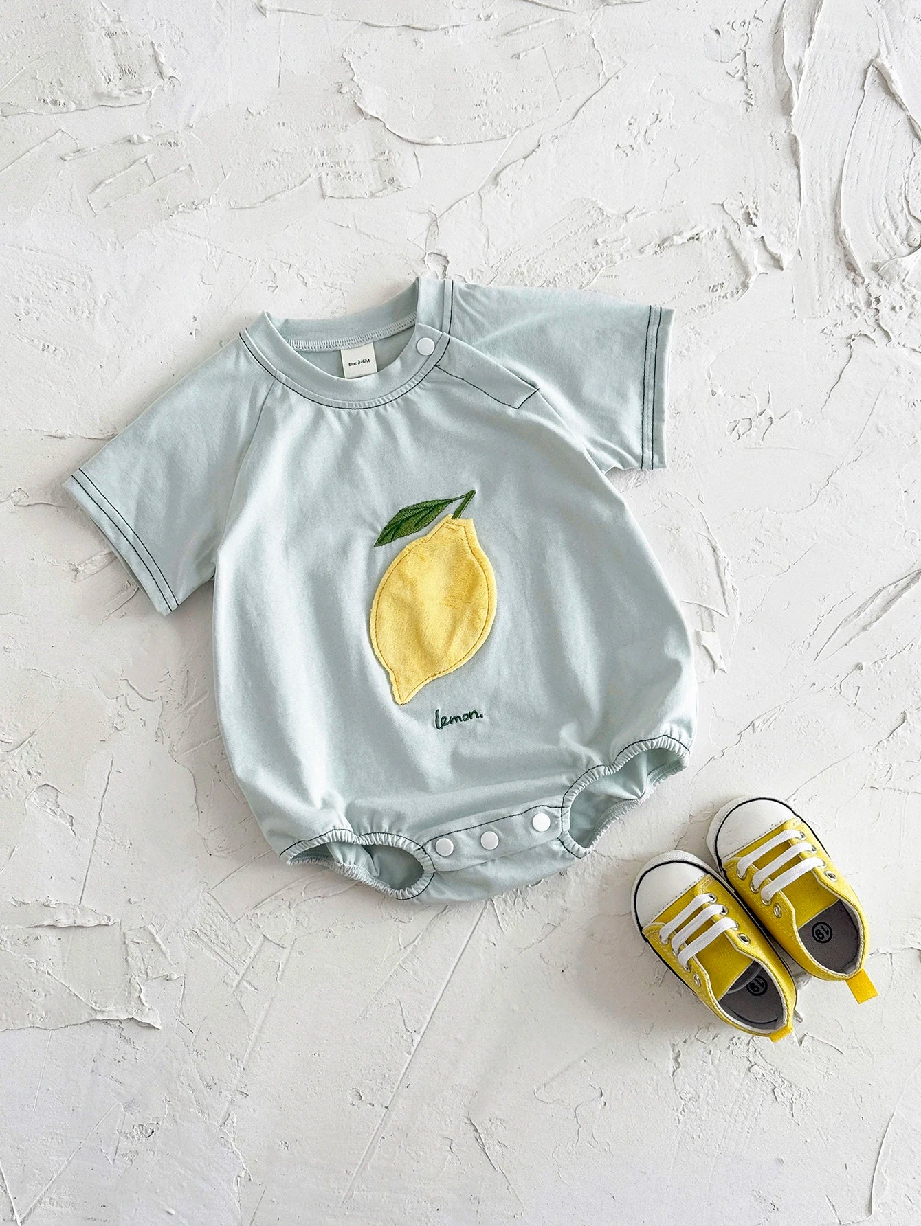 INS Sommer Neue Baby Body Neugeborenen Kleidung Jungen Mädchen Baumwolle Dreieck Strampler Plüsch brief Kurzarm Infant 0-18M