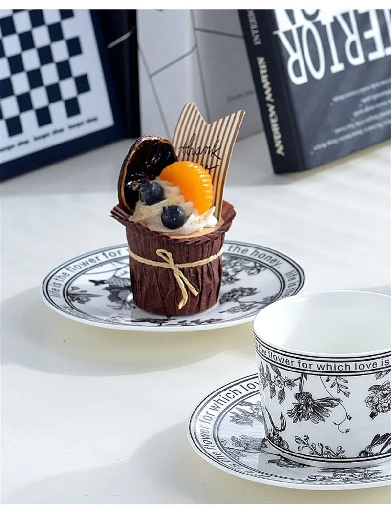 Vintage Elegant Ceramic Mug Floral bird pattern Coffee Cup and Saucer Afternoon Tea Cup Dessert Tray Exquisite Gift Water Cup.