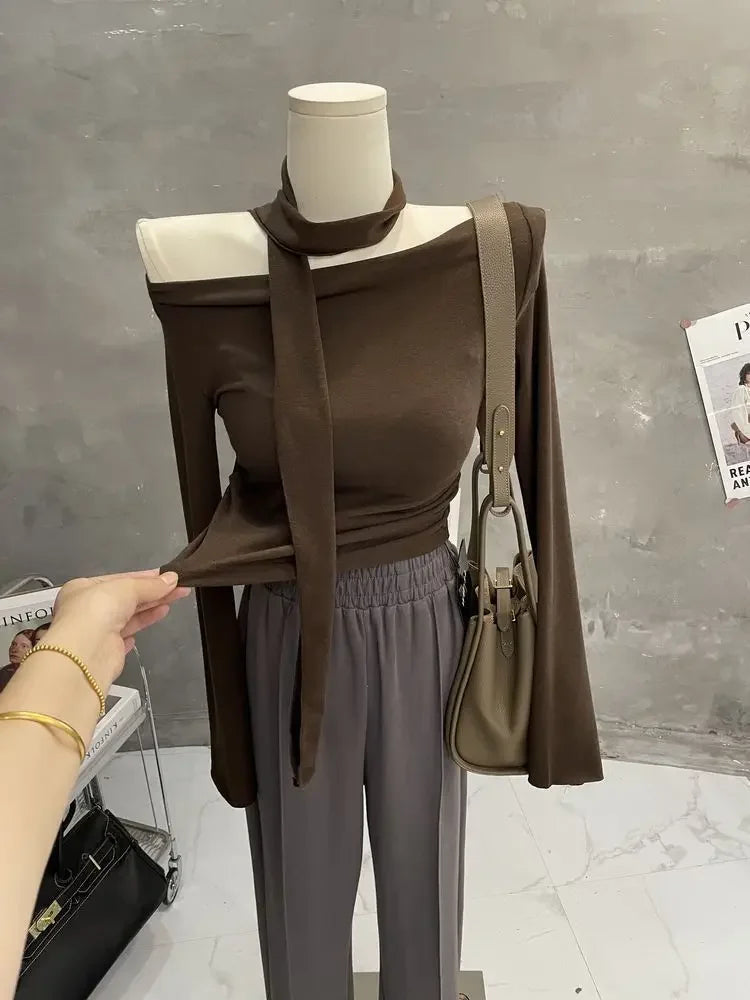 Sexy One-Shoulder Long Sleeve T-Shirt with Scarf Short Flared Sleeve Blindfolded Entry Base Shirt Tight Short Crop Top.