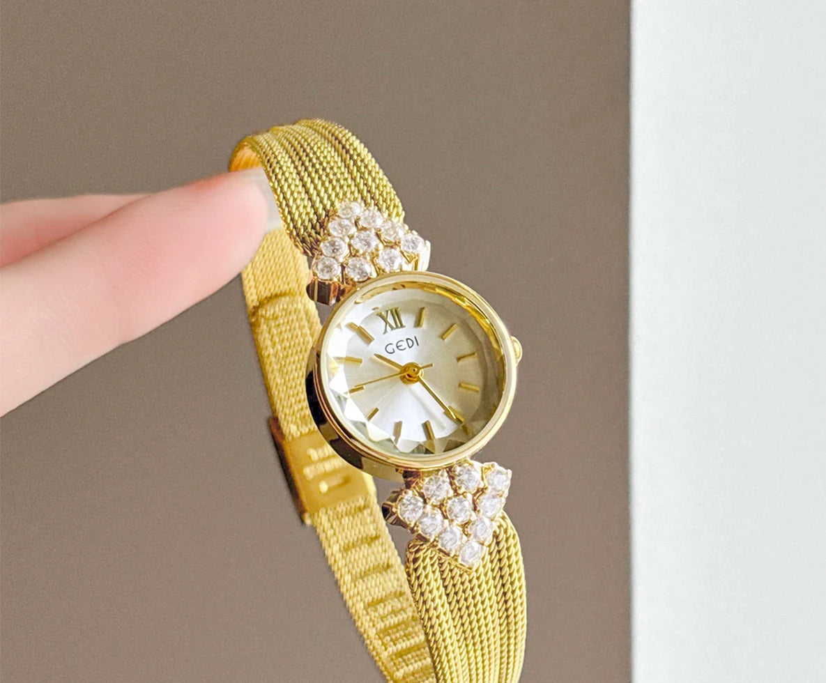 GEDI Watch Gold Silver Diamond Inlaid Steel Strip Women's Wristwatch Vintage Niche Light Luxury Temperament Quartz Watch Woman.