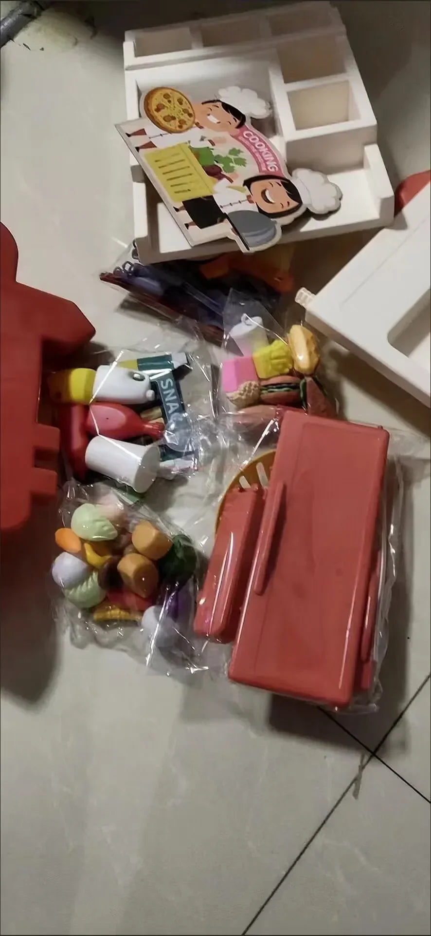 Children's Home Cooking Simulator Kitchen Set Kitchen Girls Cooking Spray Dining Table Toys Christmas Gifts.