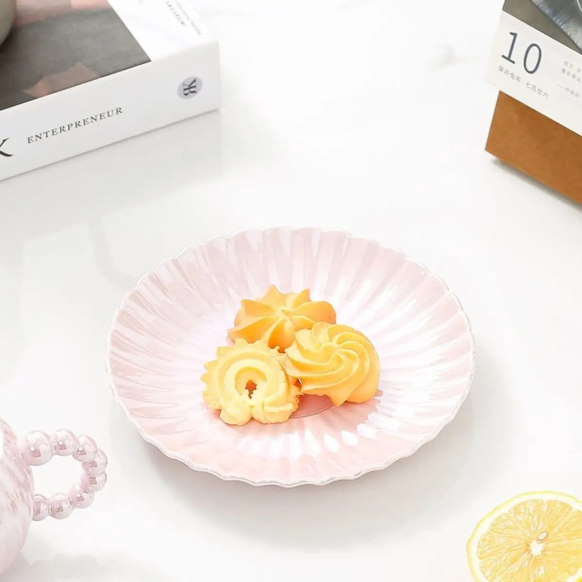 Light Luxury High Aesthetic Pearl Glazed Coffee Cup and Plate Set European Ceramic Afternoon Tea Cup Plate with Spoon Home Use.