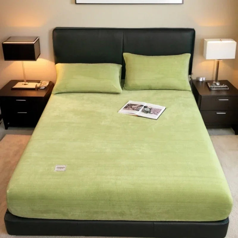 Warm Plush Fitted Sheet Elastic Mattress Cover Fluffy Velvet Fleece Bed Linen Couple Thermal Double Bed Not Included Pillowcase.