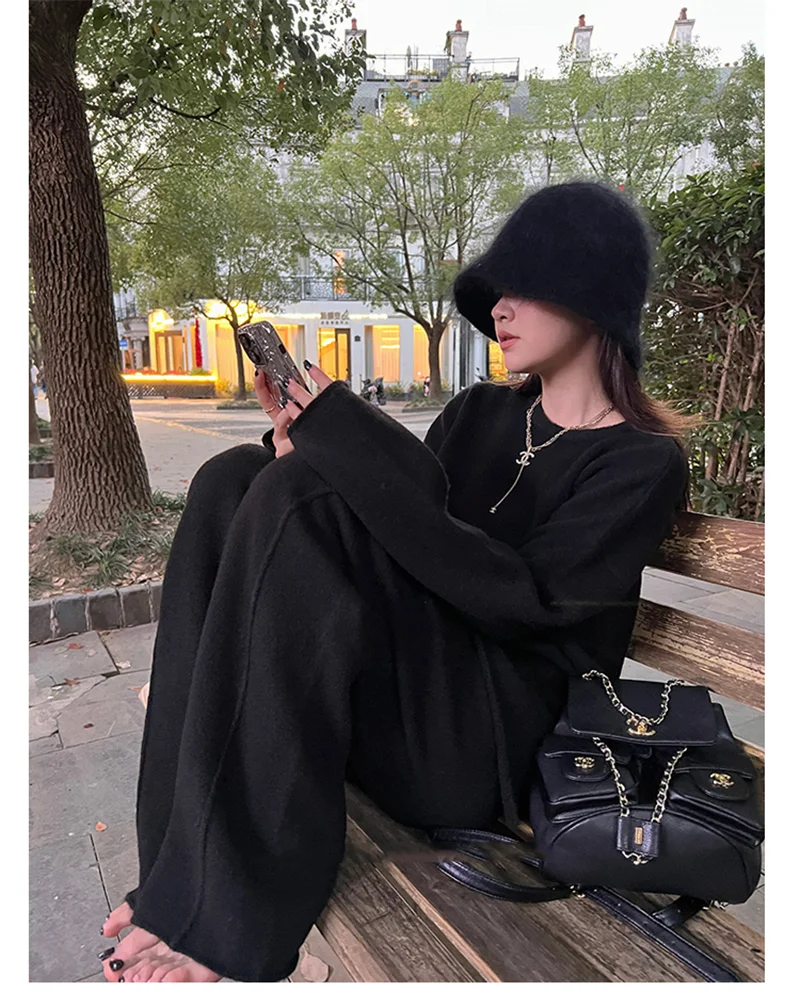 Koreanische Version des weichen, wachsartigen, faulen Wind-Stricksets 2024, sanfter Rundhalspullover, Pullover, weites Bein, Hose, zweiteiliges Set für Damen