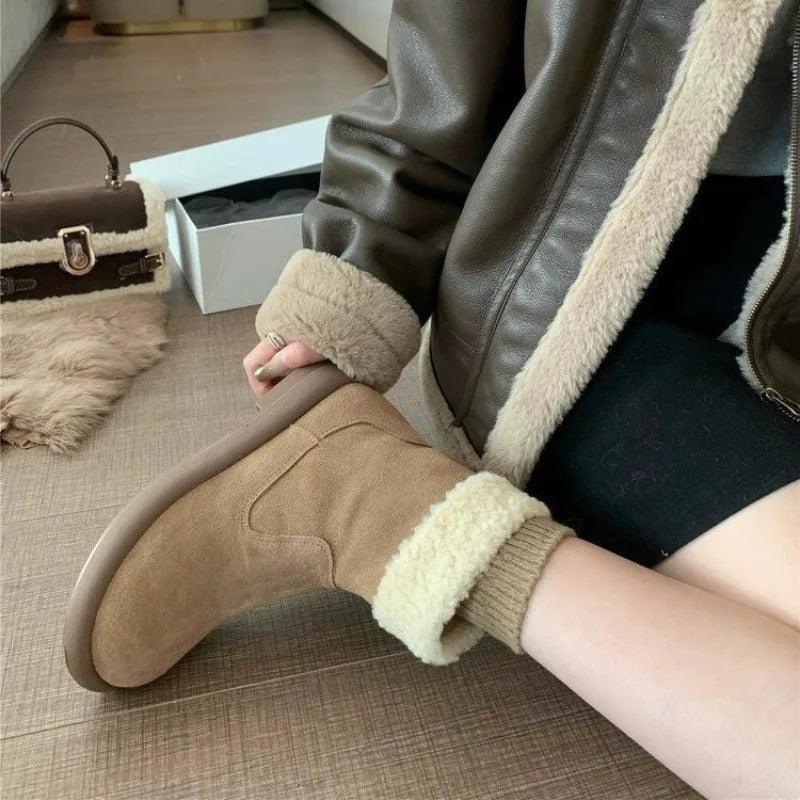 Casual comfortable snow boots women winter retro plush cotton shoes simple warm short boots Fashionable versatile women shoes.