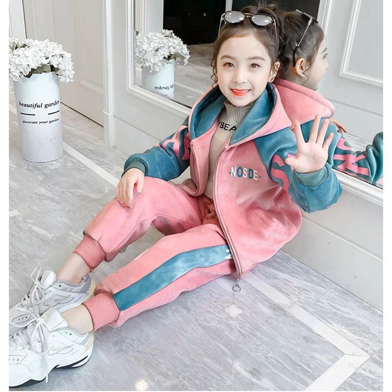 New Winter Keep Warm Girls Clothing Set Padded Lining With Plush Velent Hooded Jacket+Pants 2pcs Suit For 3-12 Years Kids.