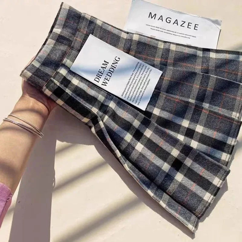Plaid Woolen Pleated Skirts for Women Fall Winter High Waist Preppy Warm Mini Skirts Lady Fashion Korean All-Match A Line Skirts.
