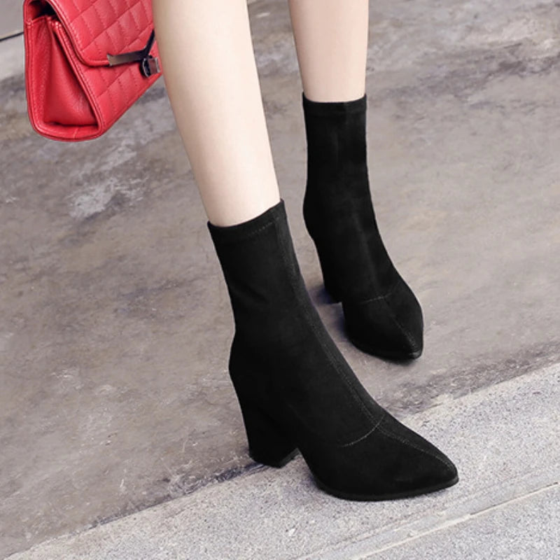 2022 Winter New Thick Heel Suede Pointed Shoes Women's Warm Fashion High Heels Sexy Versatile Short Boots Botte Femme Hiver.