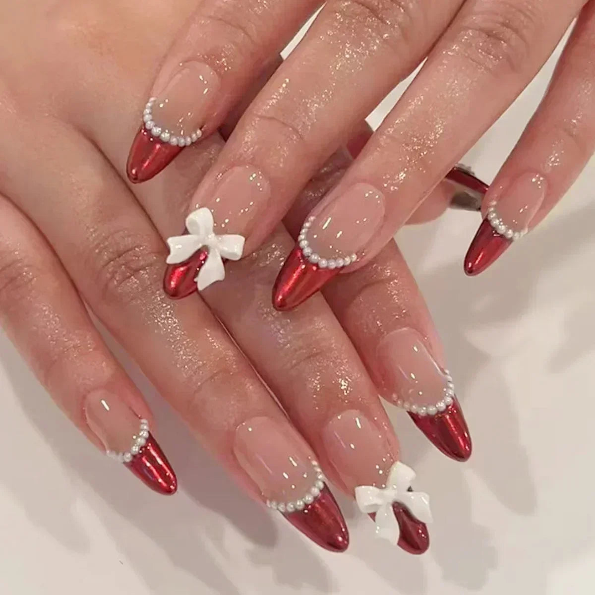 24Pcs Almond False Nails Cute Strawberries with French Design Simple White Wearable Fake Nails Decoration Press on Nail Tips Art.