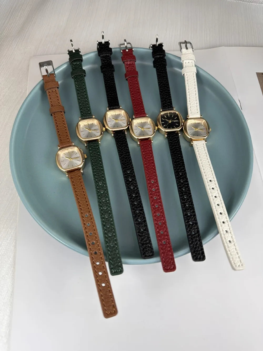 Hot Sale Women Watch Simple Small Dial Quartz Watches Luxury Ladies Gift Wristwatch Fashion Student Leather Strap Clock Relógio.