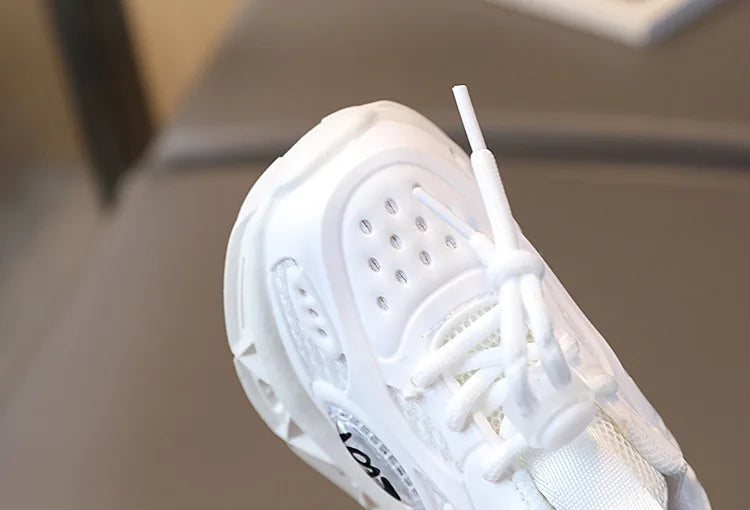 Baby Shoes2023 Spring Autumn New Boys and Girls Light Up Clunky Sneaker Small and Medium-sized Children's Soft Soled Baby Shoes.