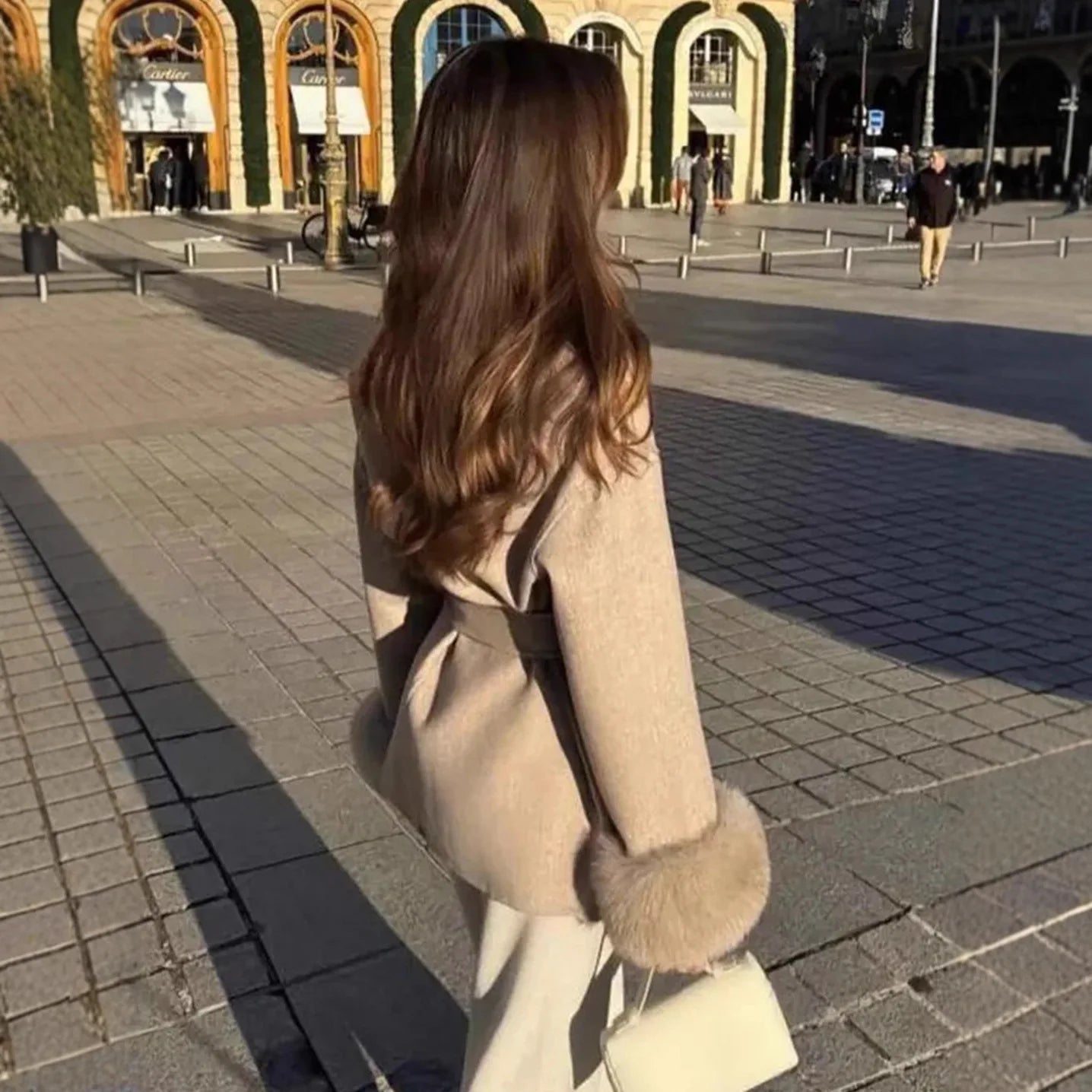 2025 Chic Lapel Plush Coat With Belt Women Vintage Faux Fur Sleeve Tweed Open Coats Female Autumn Winter Casual Street Outwear.