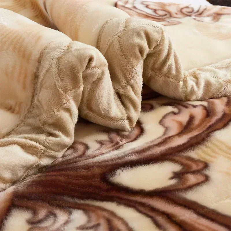 European Style Warm Raschel Blanket for Winter High End Soft Thicken Warmth Weighted Blanket Double Side Flocked Comforter Duvet.