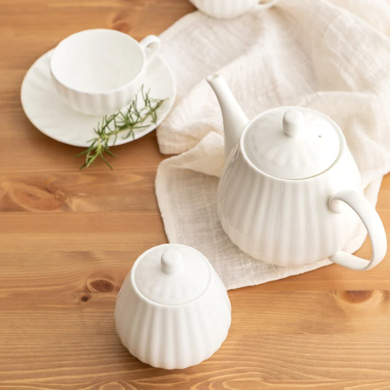 Bone China Coffee Pot Office Teapot Ceramic Large Capacity Tea Pot with Filter Creative Household Simple Handmade White Kettle.