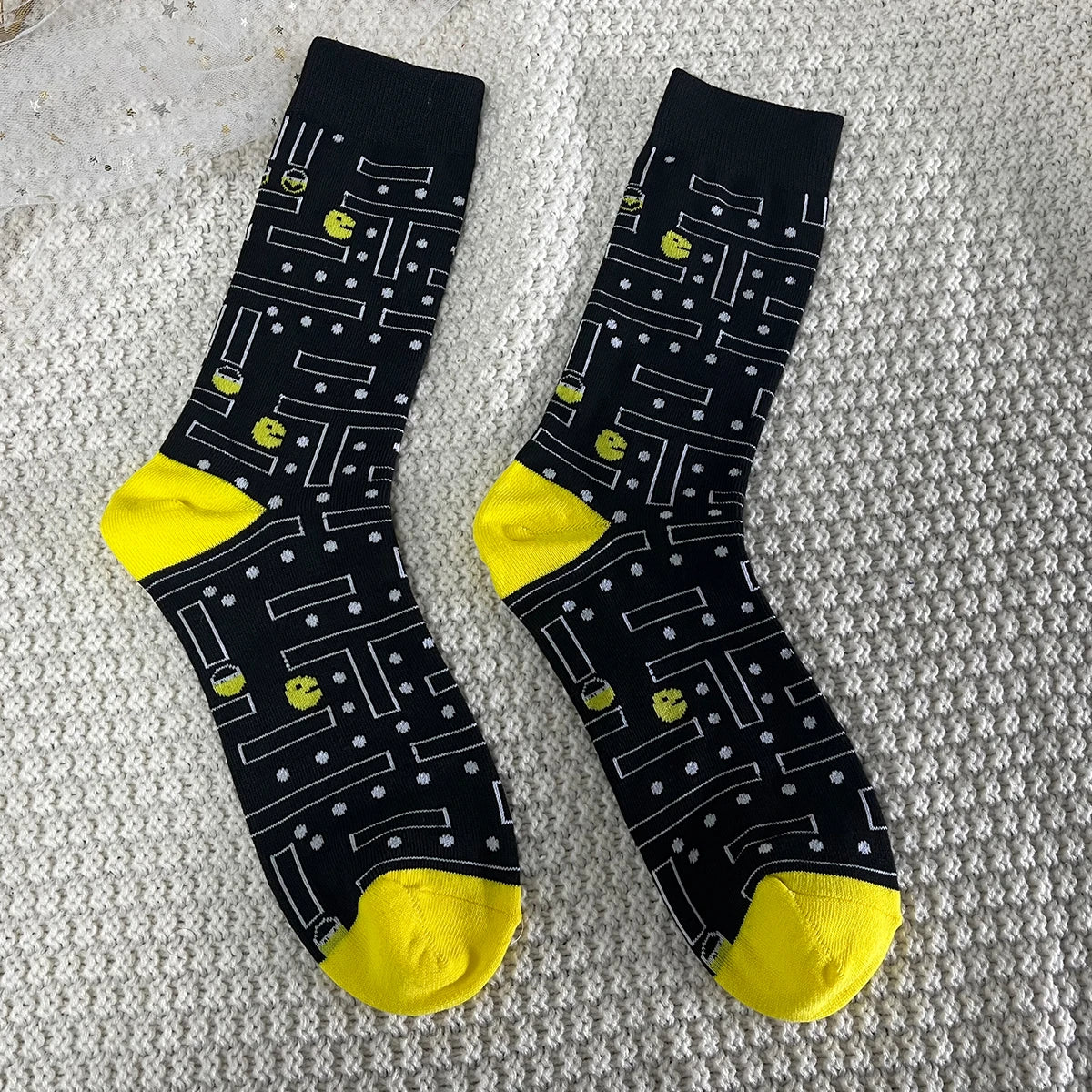 1 Pair Unisex Old School Game Sock Trendy Fashionable Suit In All Seasons For Daily Street.