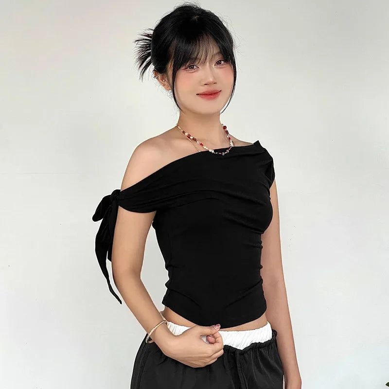 2024 Women'S Summer Ins Style New Shrink Pleated One-Shoulder Crop Top Backless Twist Tie Asymmetric T-Shirt Casual Top.