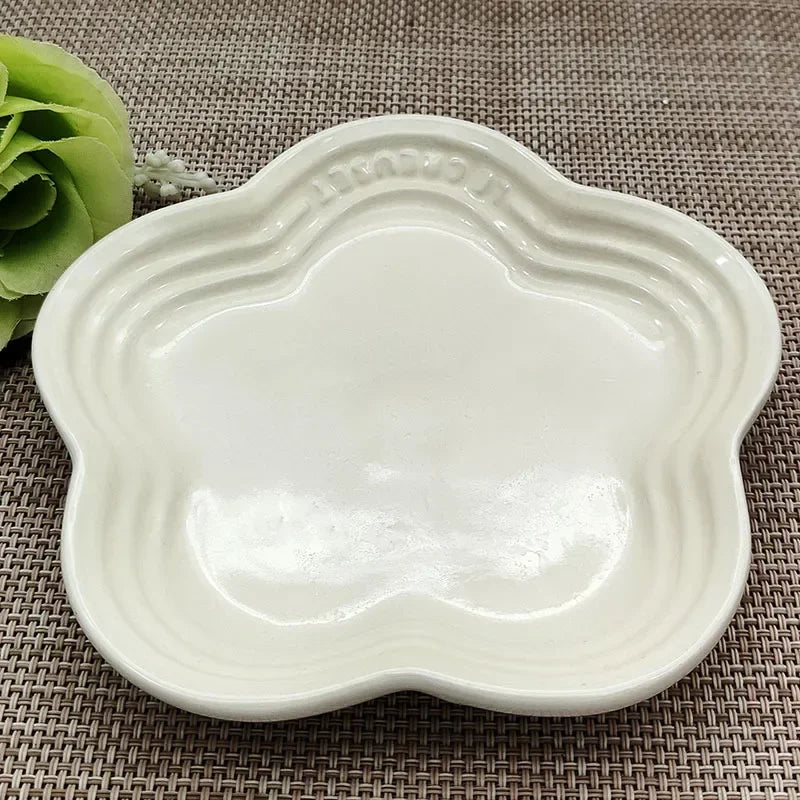 Plum French Home Ceramic Underglaze Colored Small Plum Blossom Plate Handmade Flower Shaped Side Dish Decorative Dessert Tray