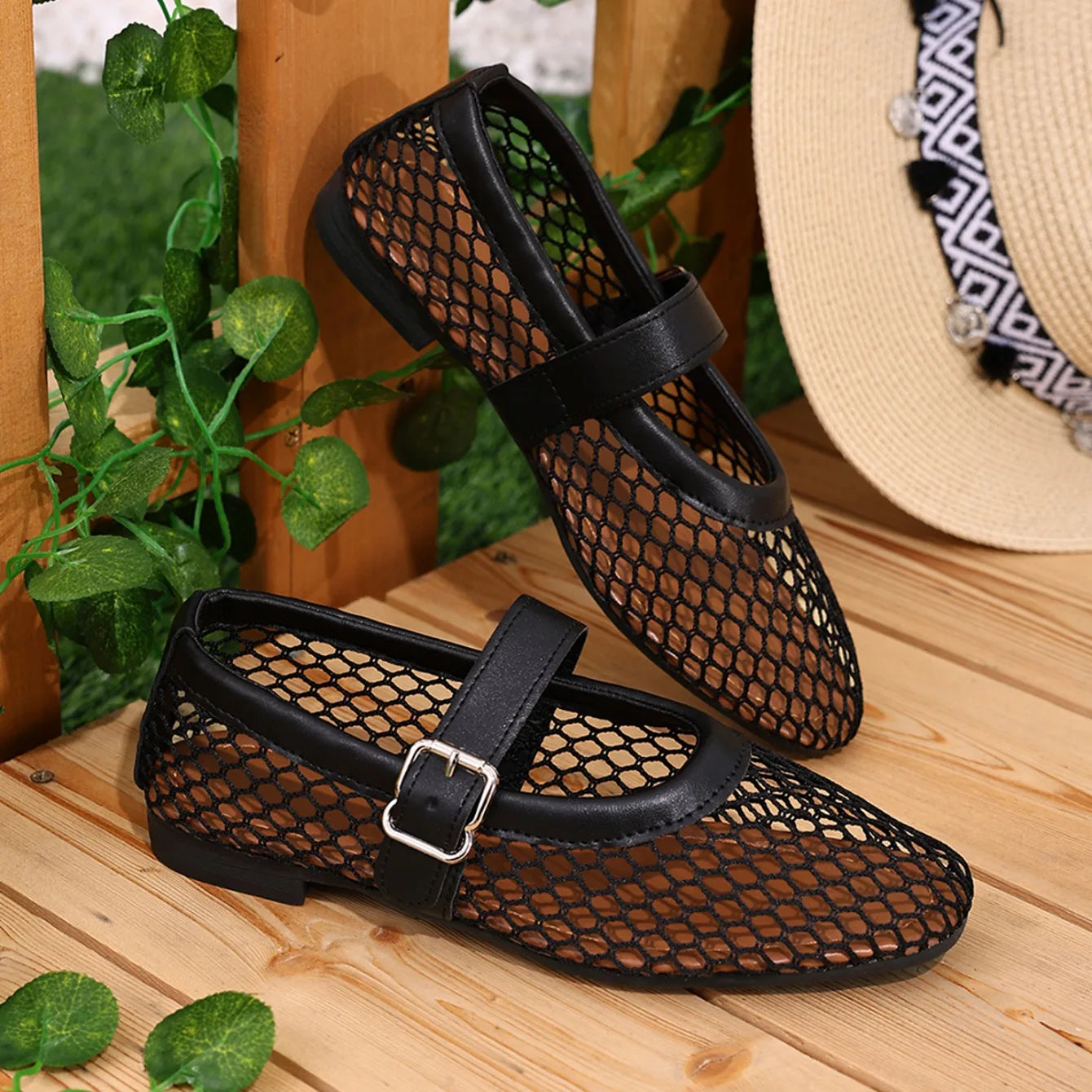 Women Sandals Mesh Breathable Fashion Versatile Sandals Women New Flat Soft Soled Mary Jane Shoes for Women Sandalias De Mujer.