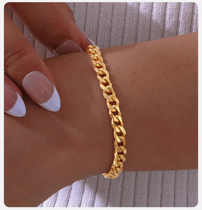 Vnox 6mm Flat Cuban Chain Bracelets for Women Girls, Macrame Edge Curb Links Bracelet,Gold Plated Stainless Steel with K18 Stamp.