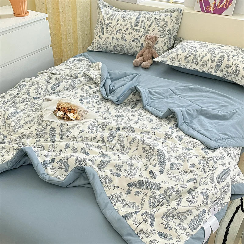 Printed Thin Duvet Skin-friendly Comforter 100x150cm for Kids Quilt Soft Bedspread Summer Blanket edredones (No Pillowcase).